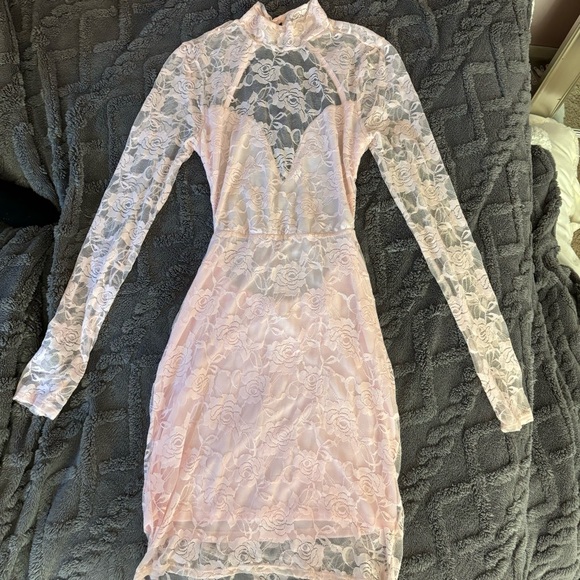Lucy in the Sky Dresses & Skirts - NEW!✨ Women’s Lucy in the Sky Lace Pink Mock Neck Long Sleeve Mini Dress